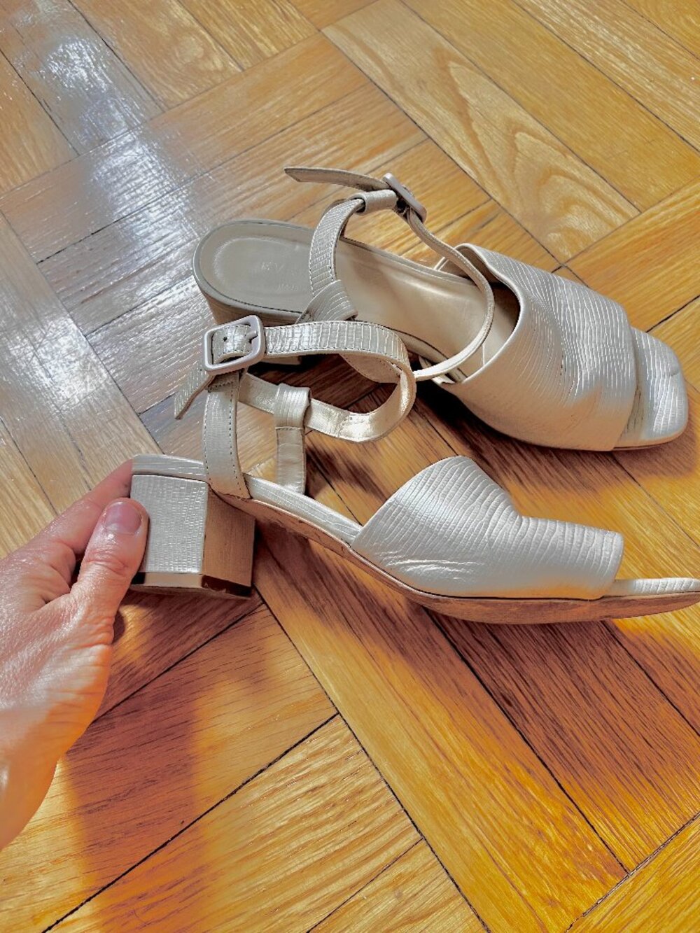 Everlane Beige Heel Sandals w/ Straps. Made in Italy. Leather. 7